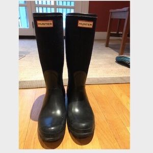 Hunter boots size 8 black with felt/wool upper